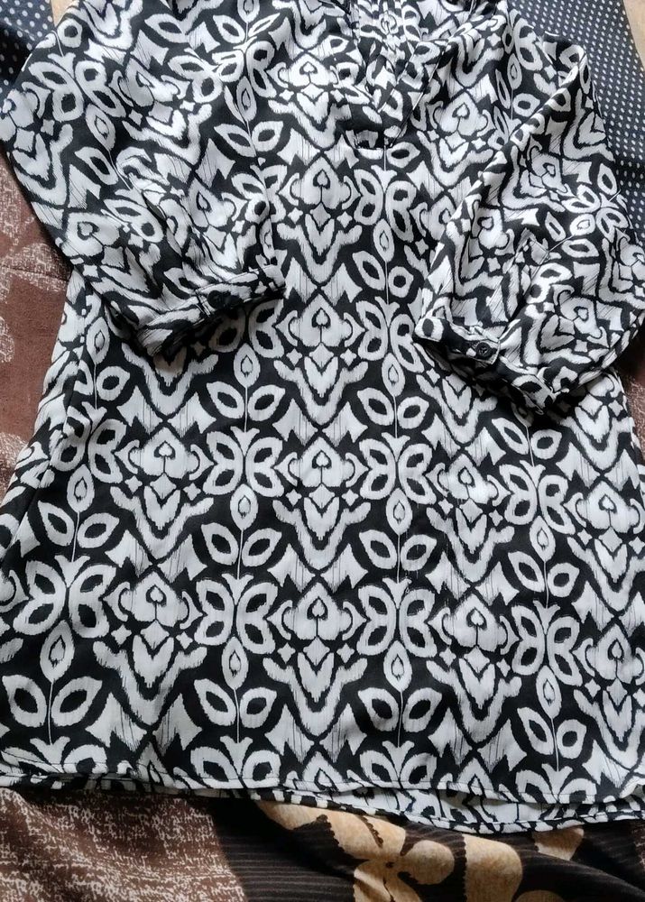 Black &amp; White Printed short kurta