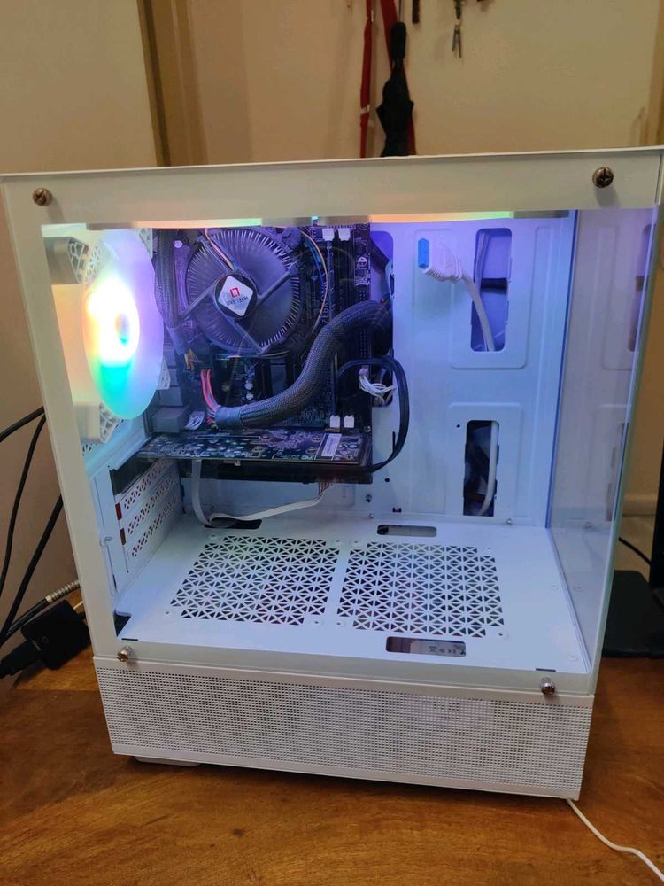 Custom White Gaming PC