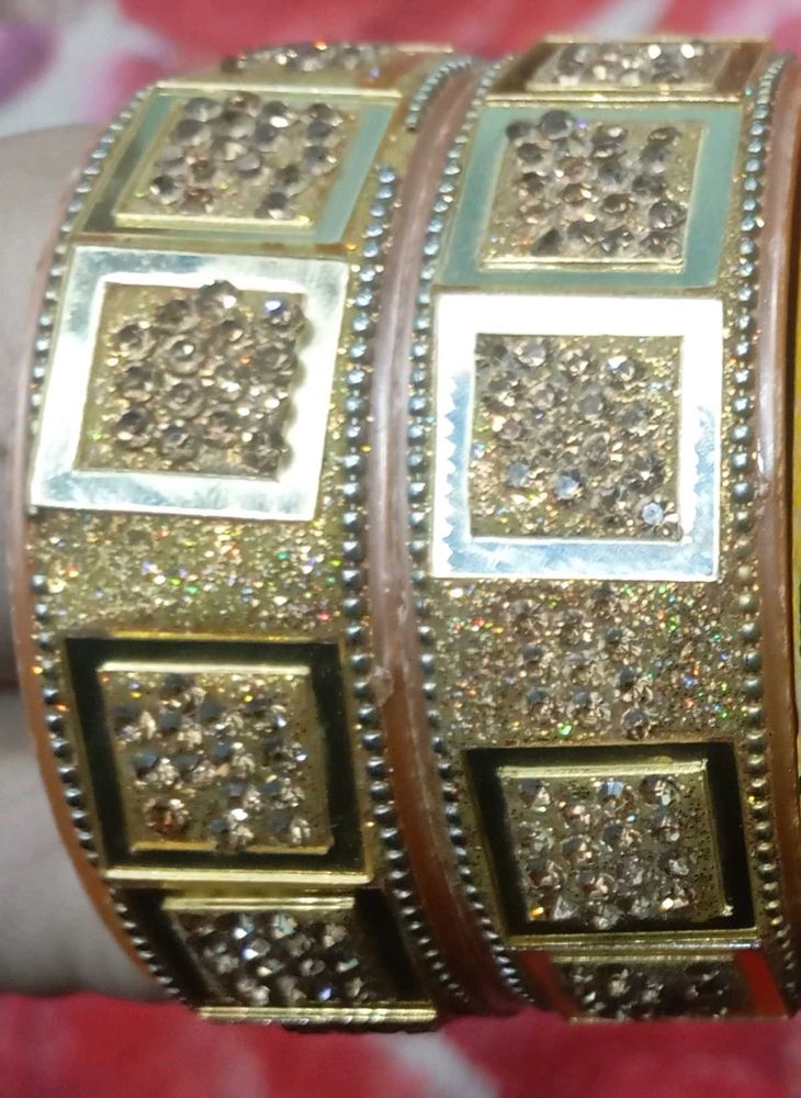 Sparkling Embellished Bangle Set