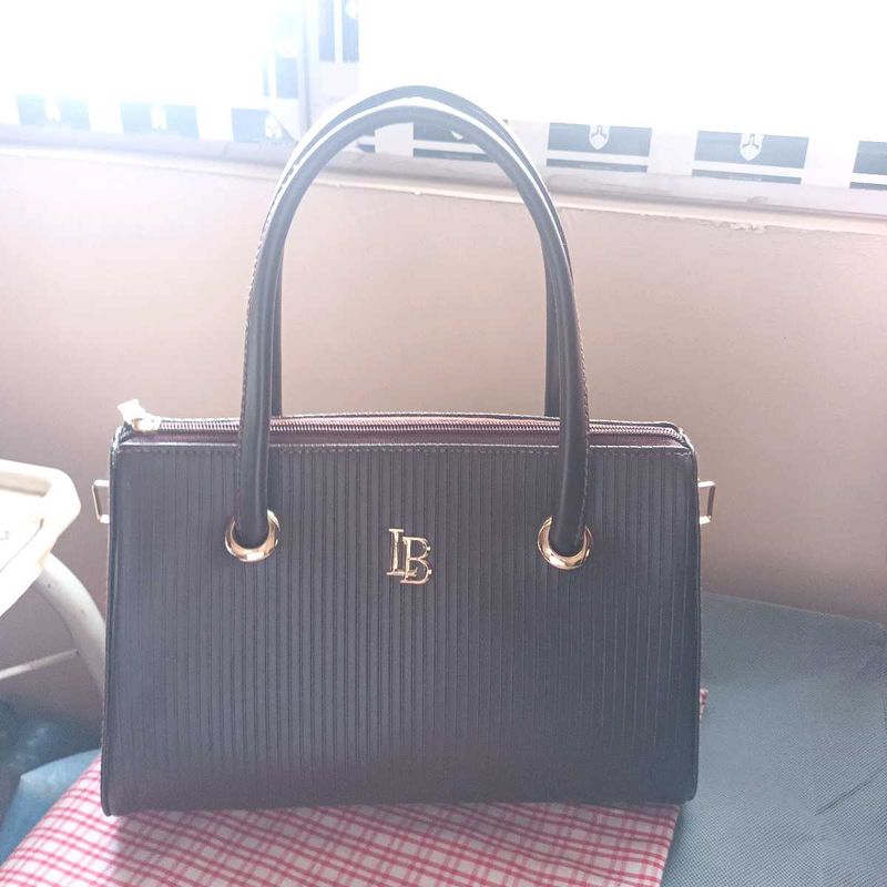 Stylish Textured Handbag