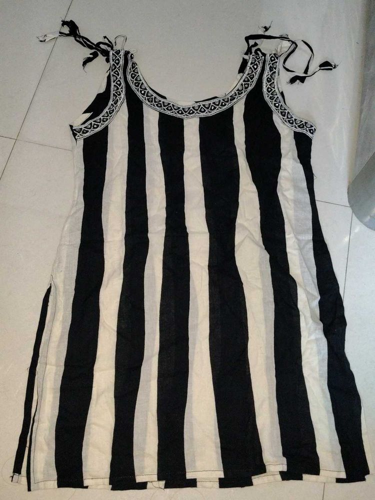 Black &amp; White Striped Kurti