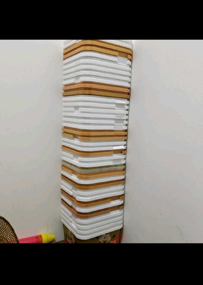75 Plastic boxes with Lid