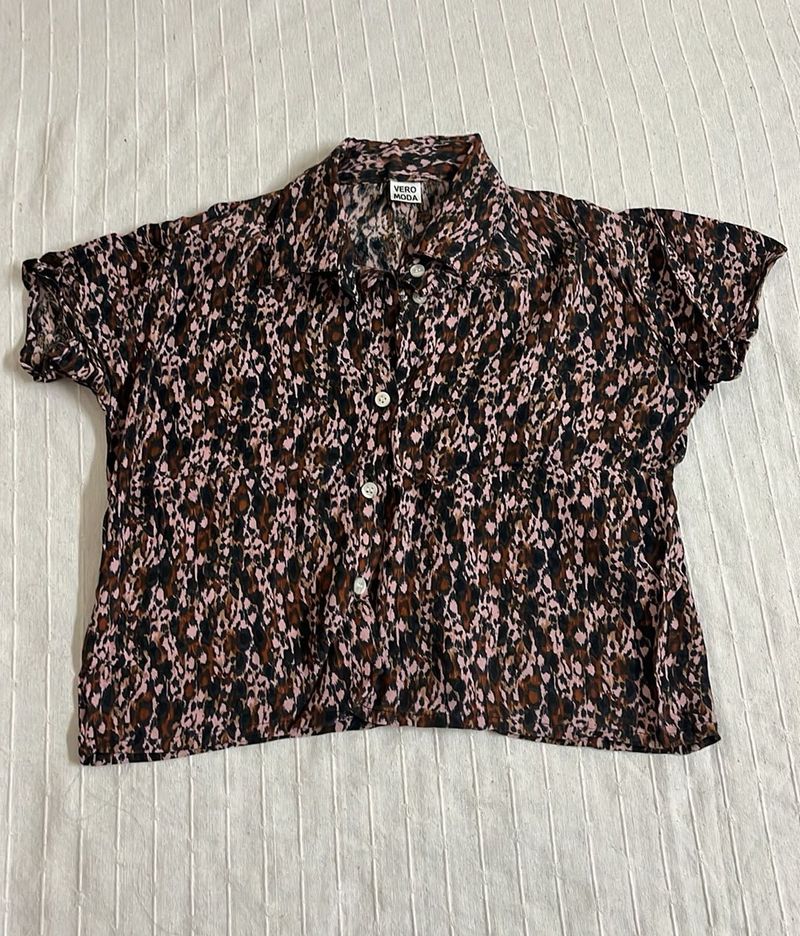 Stylish Leopard Print Cropped Shirt