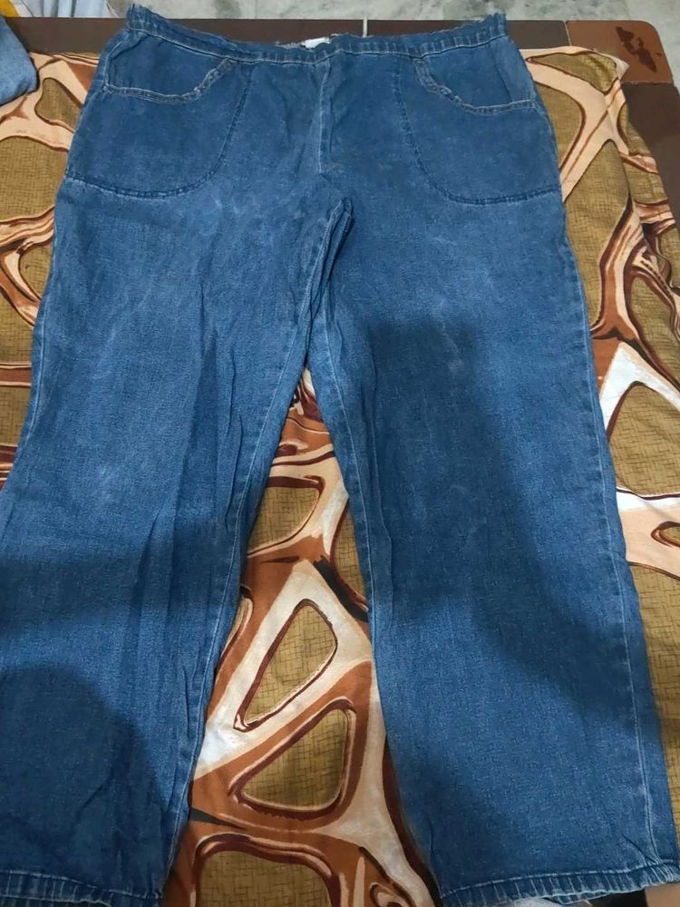 Women's Relaxed Fit Blue Denim Jeans