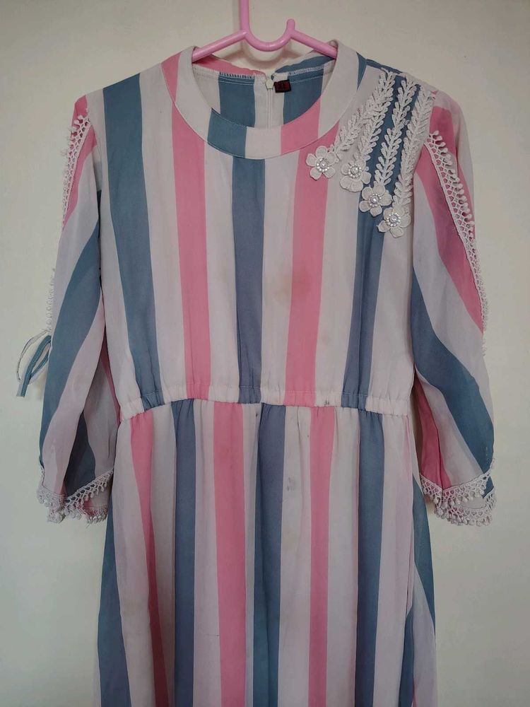 Chic Striped Maxi Dress with Cold Shoulder