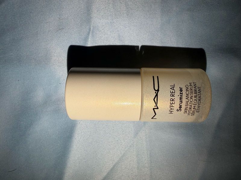 MAC Hyper Real Serumizer