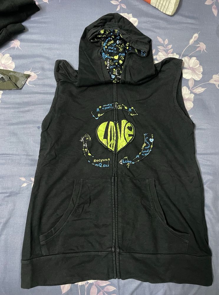 Sleeveless Hoodie Vest