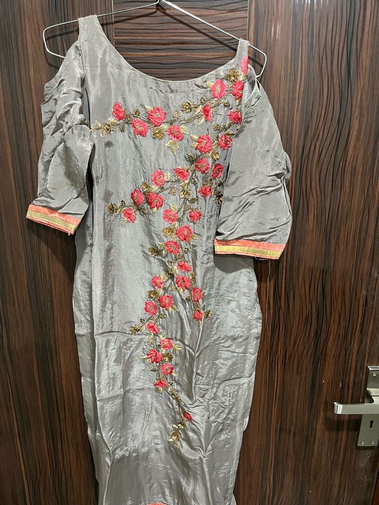 Elegant Grey Embroidered Kurta