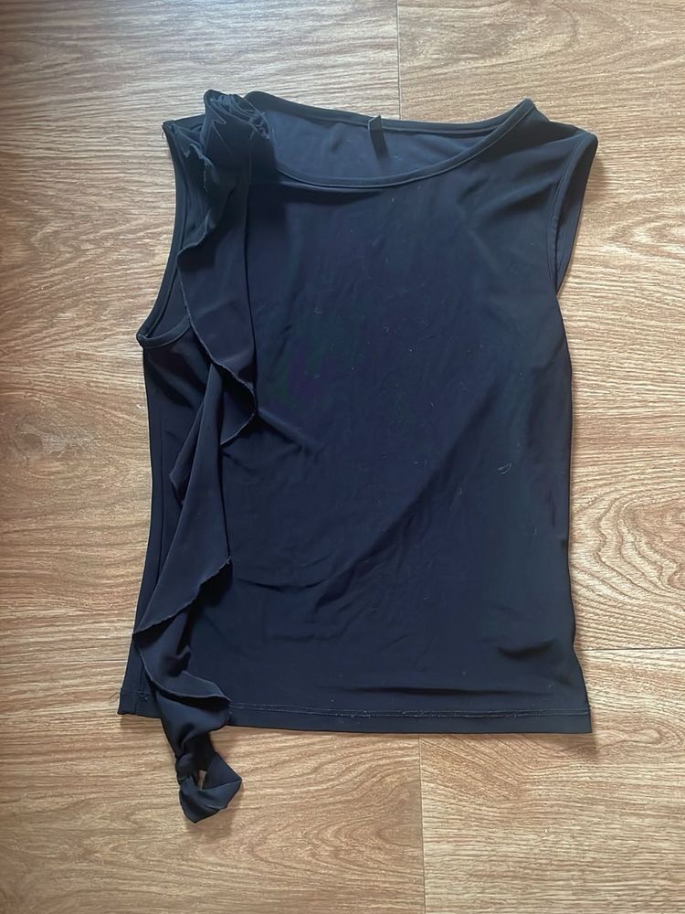 Chic Black Ruffle Tank Top