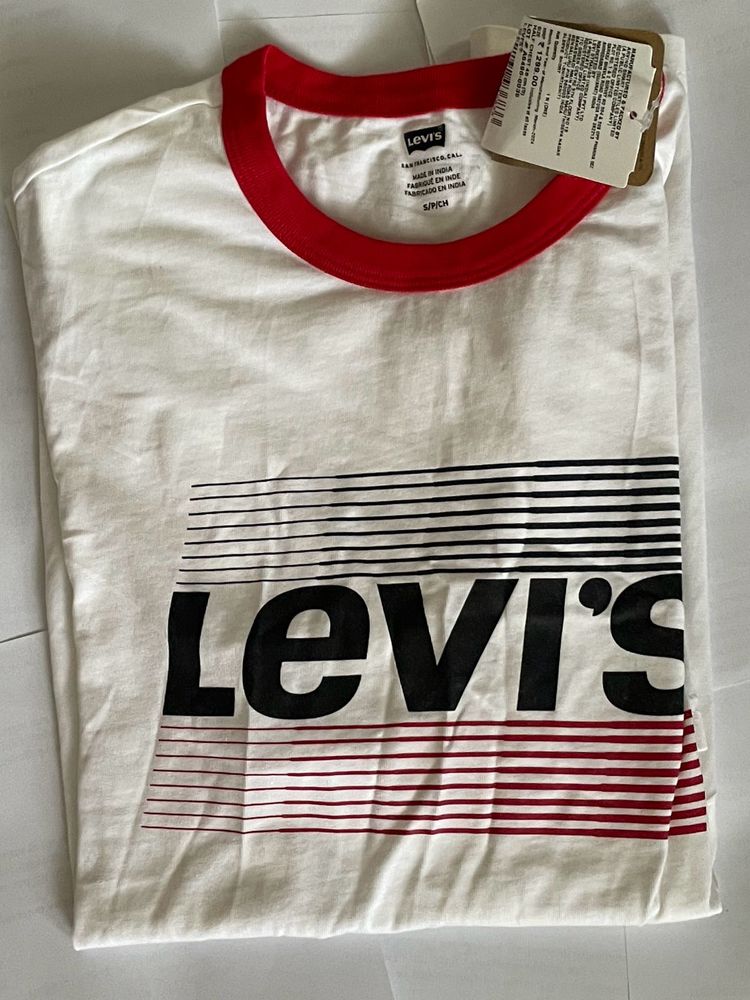 Levi's White T-Shirt