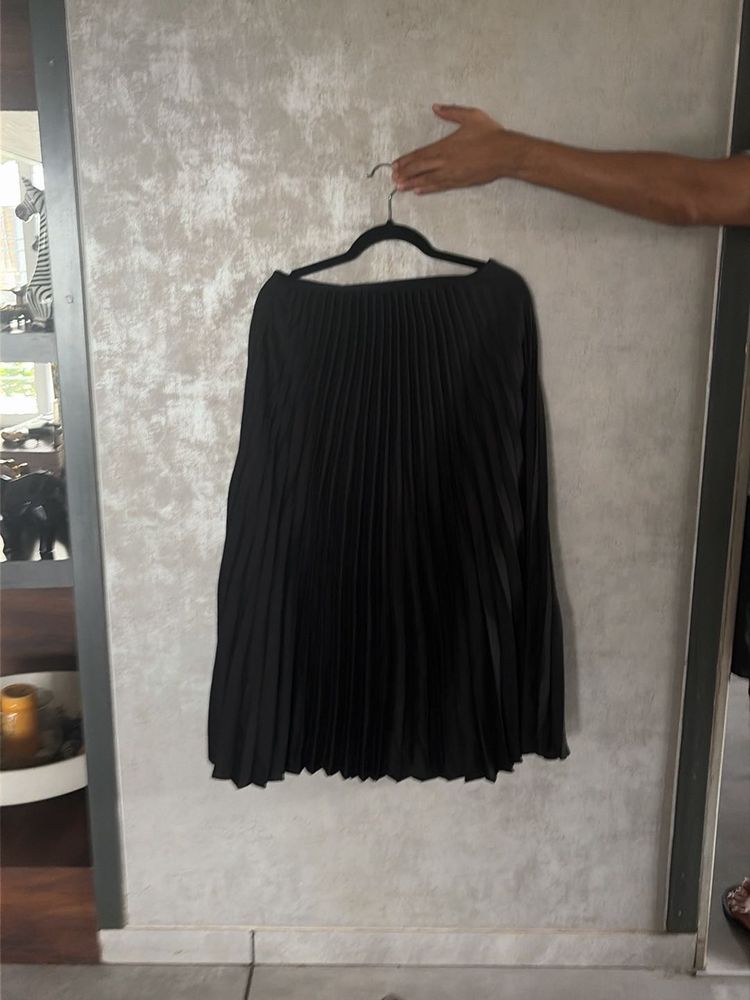 Black and Grey Pleated Midi Skirt