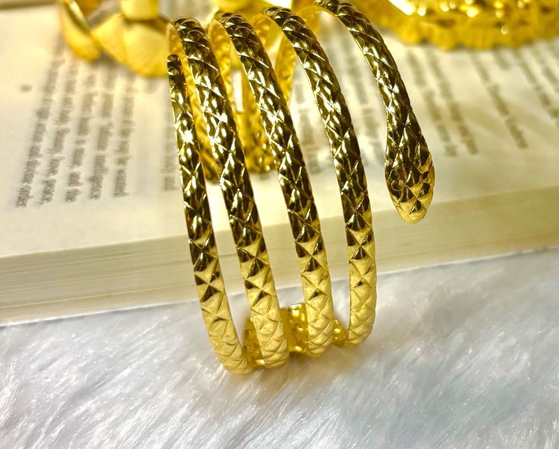 Gold Snake Hand Cuff