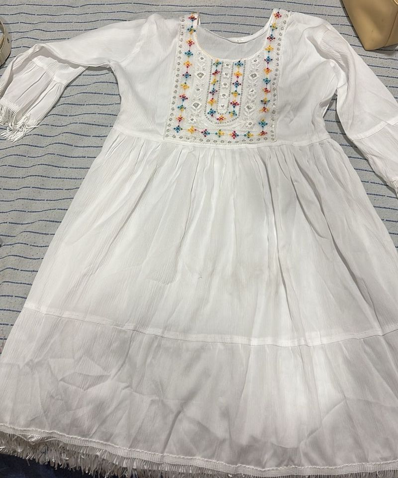 White Embroidered Cotton Kurta