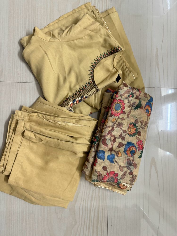 Kurta Set With Dupatta
