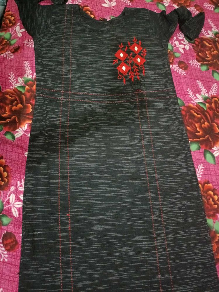 Stylish Embroidered Kurta size-L