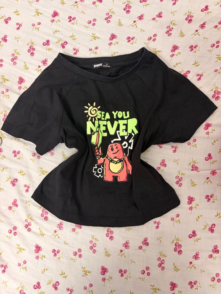Cute graphic crop top