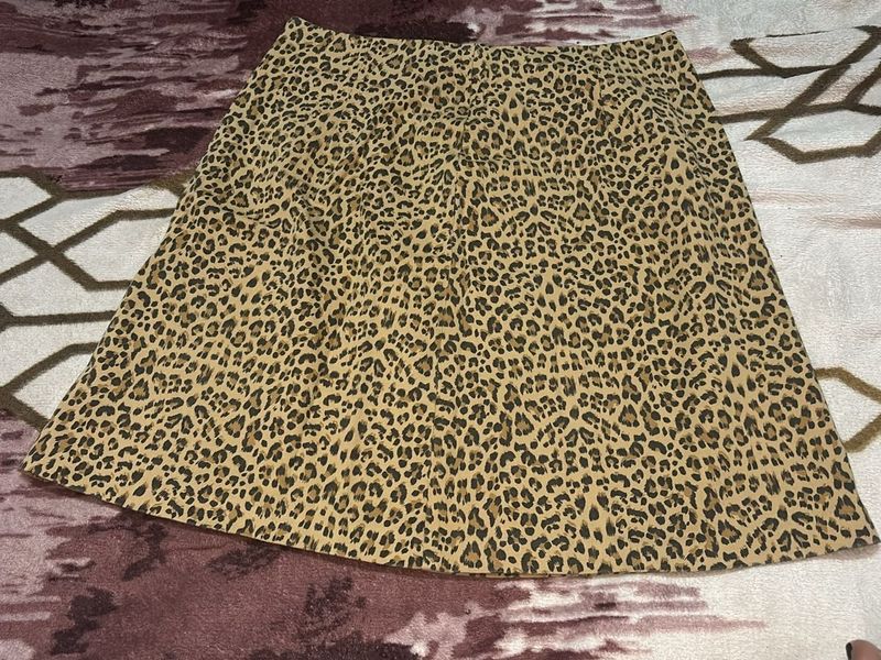 Chic Leopard Print Pleated Midi Skirt