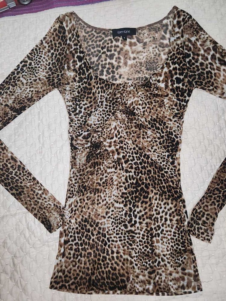 A classic leopard print.