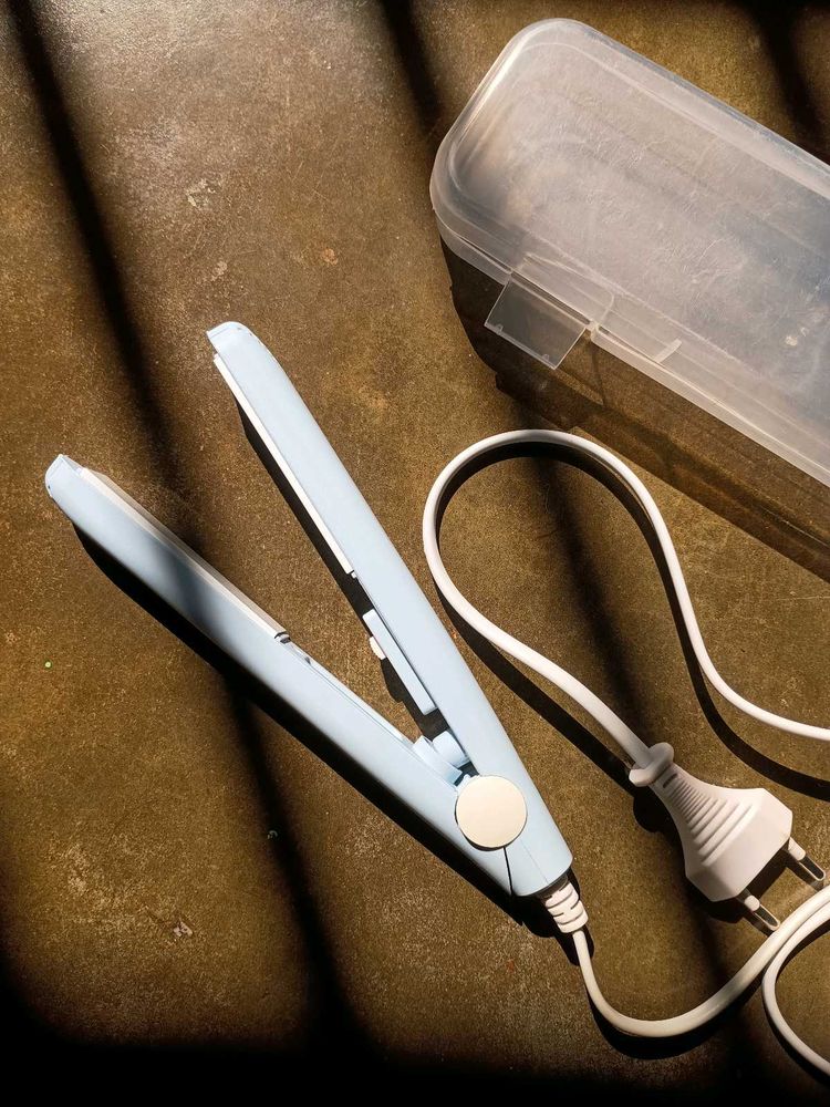 children's mini Hair Straightener toy not working