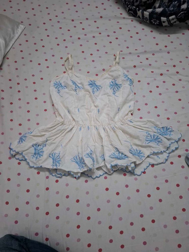white swan coded top