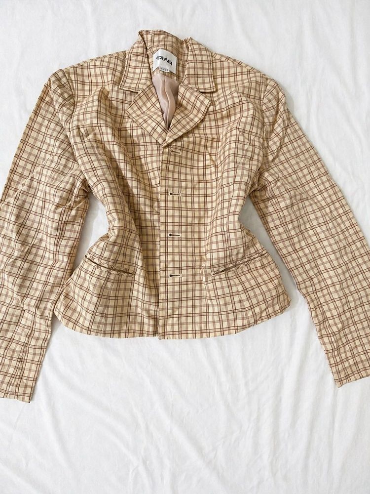 Plaid Blazer - Chic &amp; Versatile