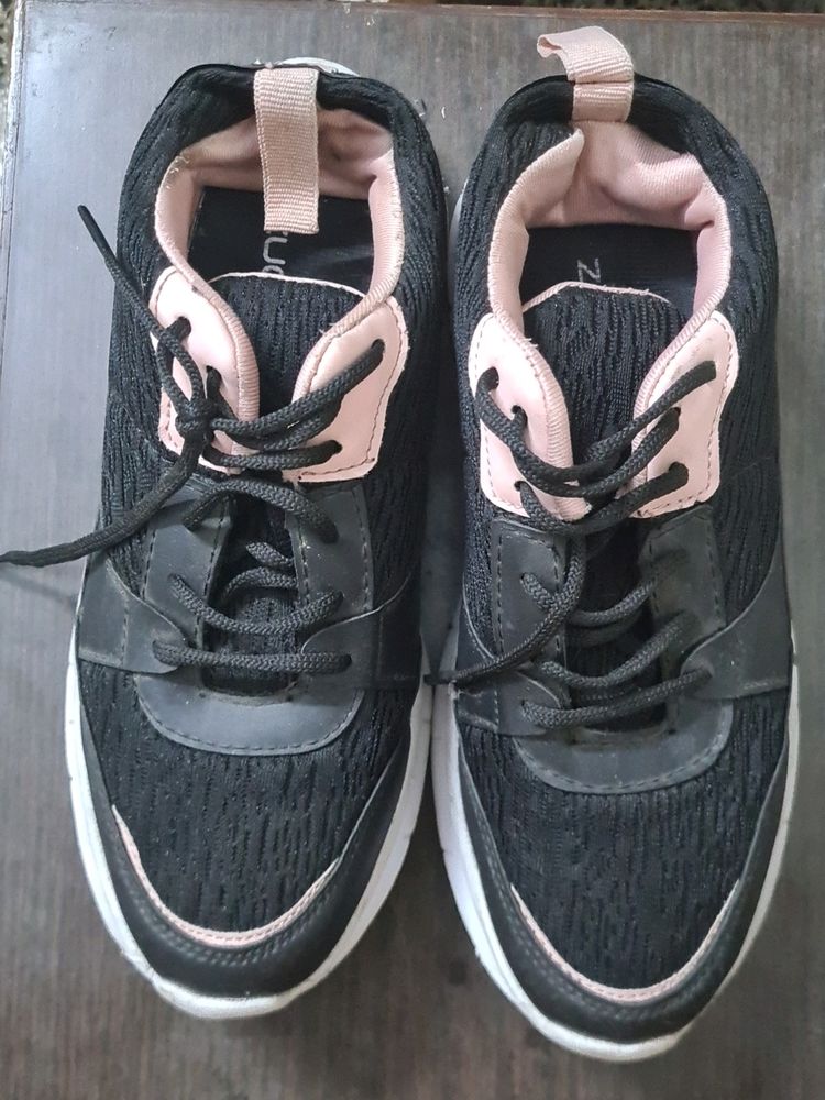Black Shoes