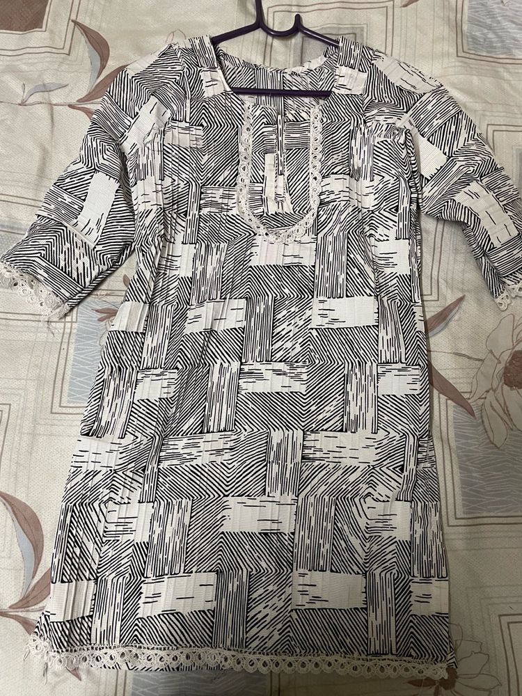 Black &amp; White Printed Kurta