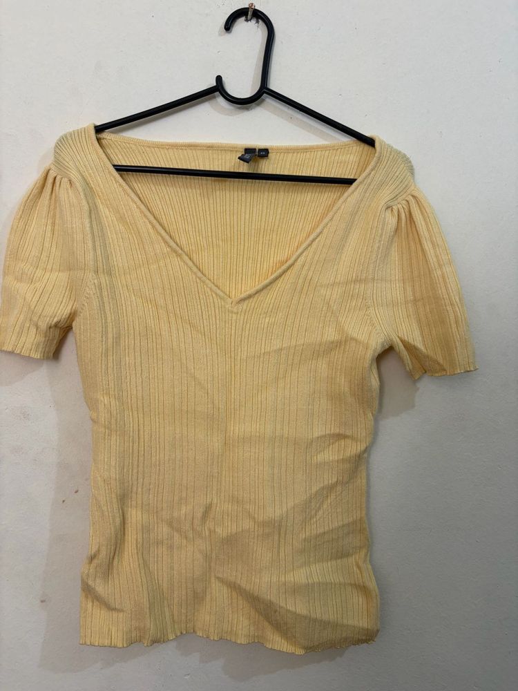 Ribbed V-Neck Puff Sleeve Top