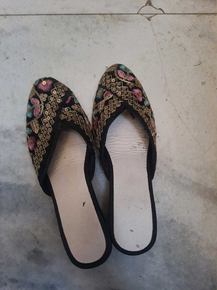 Jutti with Heel | Like New | Comfortable &amp; Stylish