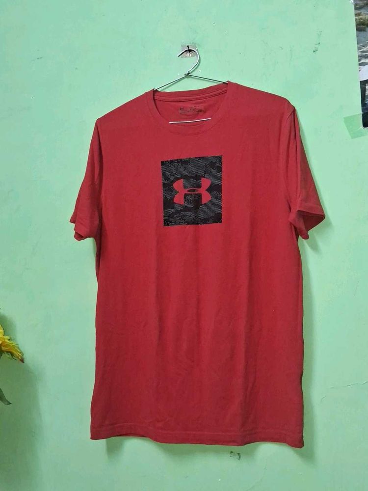 Under Armour Red T-Shirt