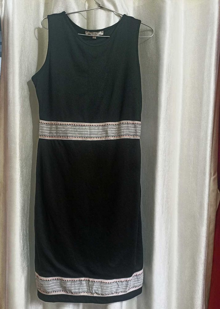 Chic Black Dress🔥