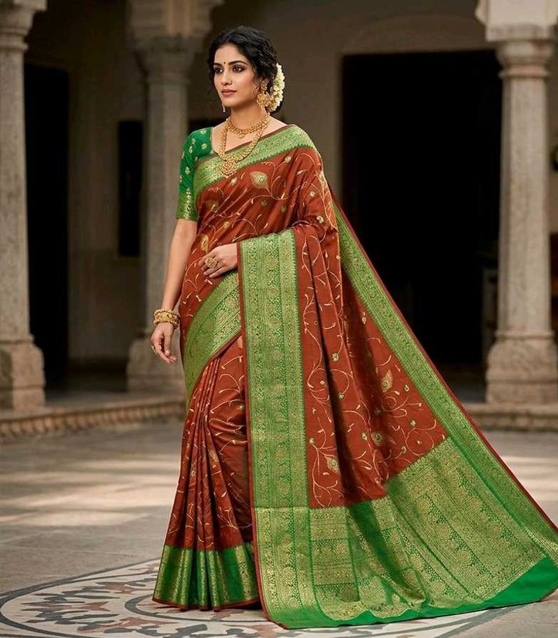 Elegant Silk Saree with Zari Border
