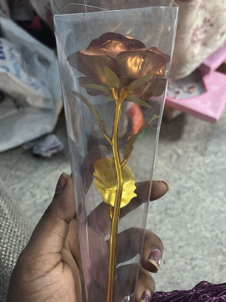 Gold Rose - Elegant Decor Piece