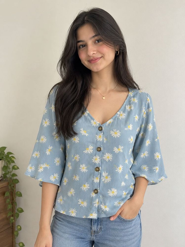 Cute Daisy Print V-Neck Top