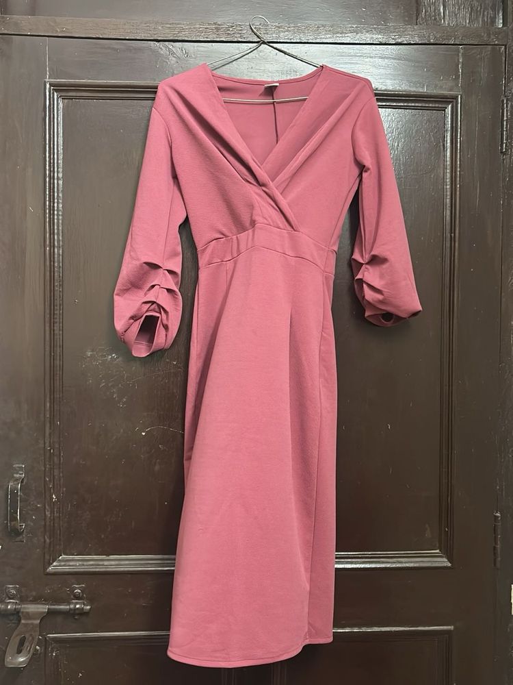 Elegant Ruched Sleeve Midi Dress