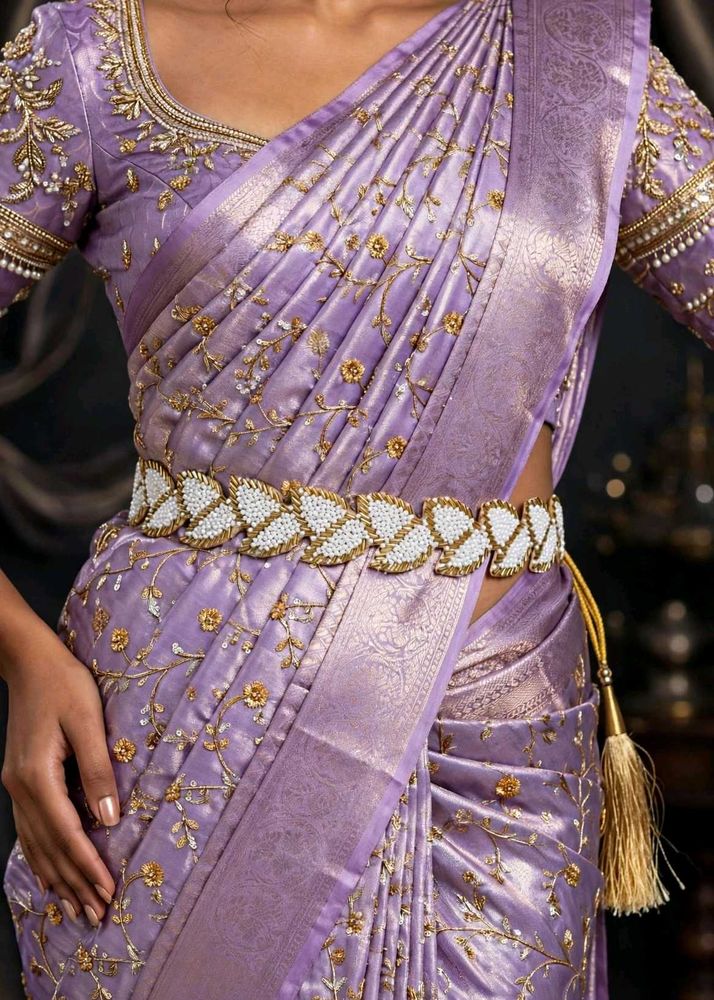White Beaded Leaf Design Hip Belt 🤍