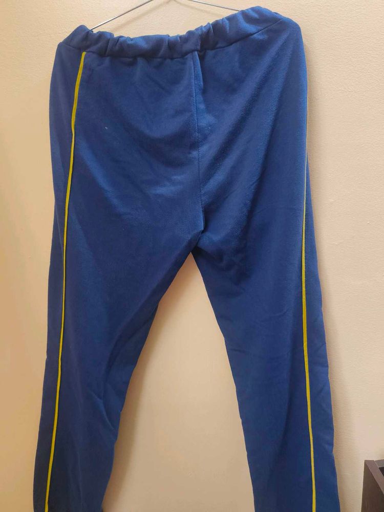1 sweatpant , 2 night shirts