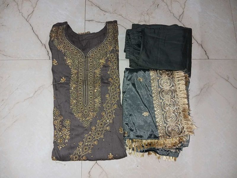 Embroidered Kurta Set