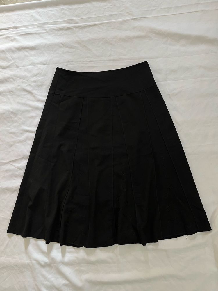 Classic Black Flared midi Skirt