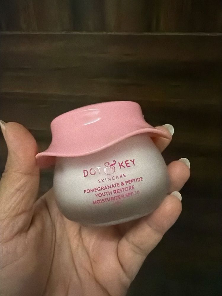 Dot &amp; Key Pomegranate Youth Restore Moisturizer SP