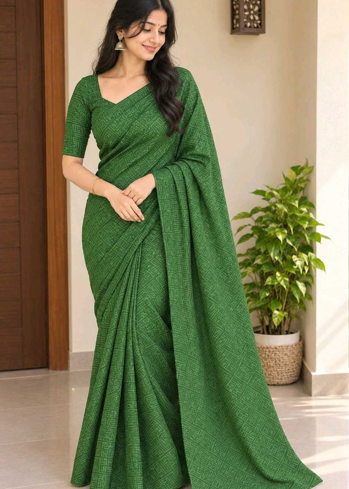 Elegant Green Geometrical Print Saree