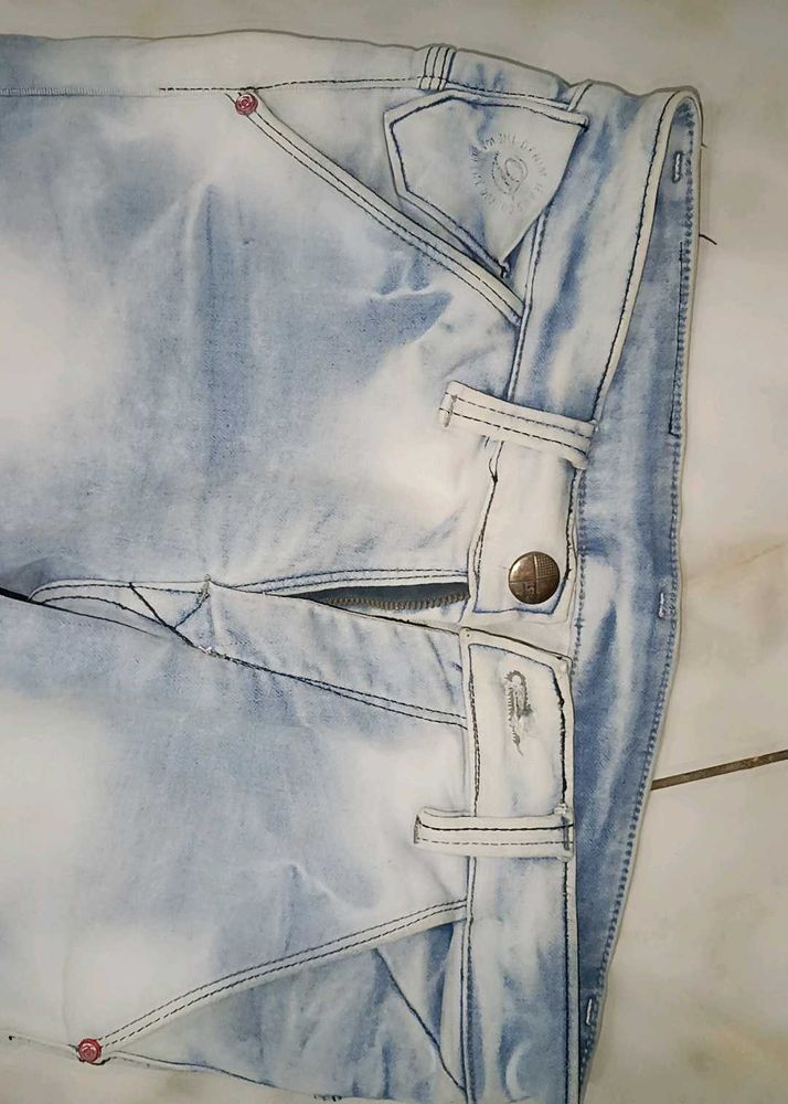Stylish Light Wash Denim Jeans