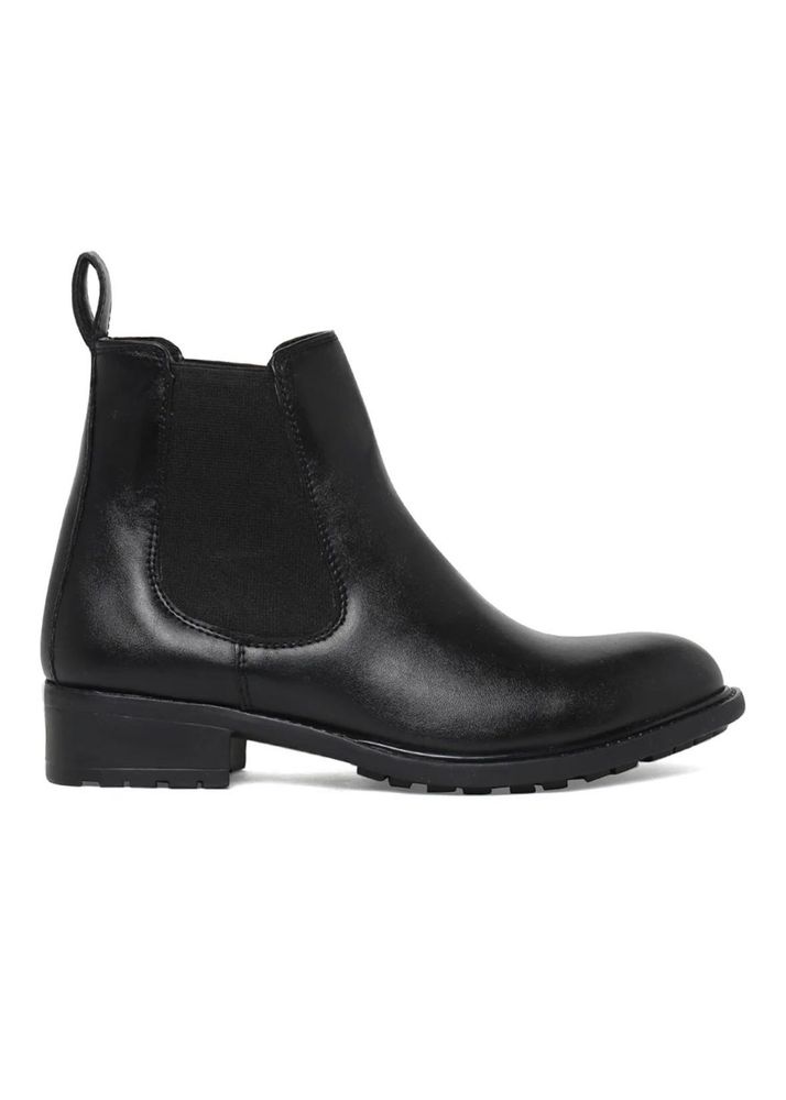 Classic Black Chelsea Boots