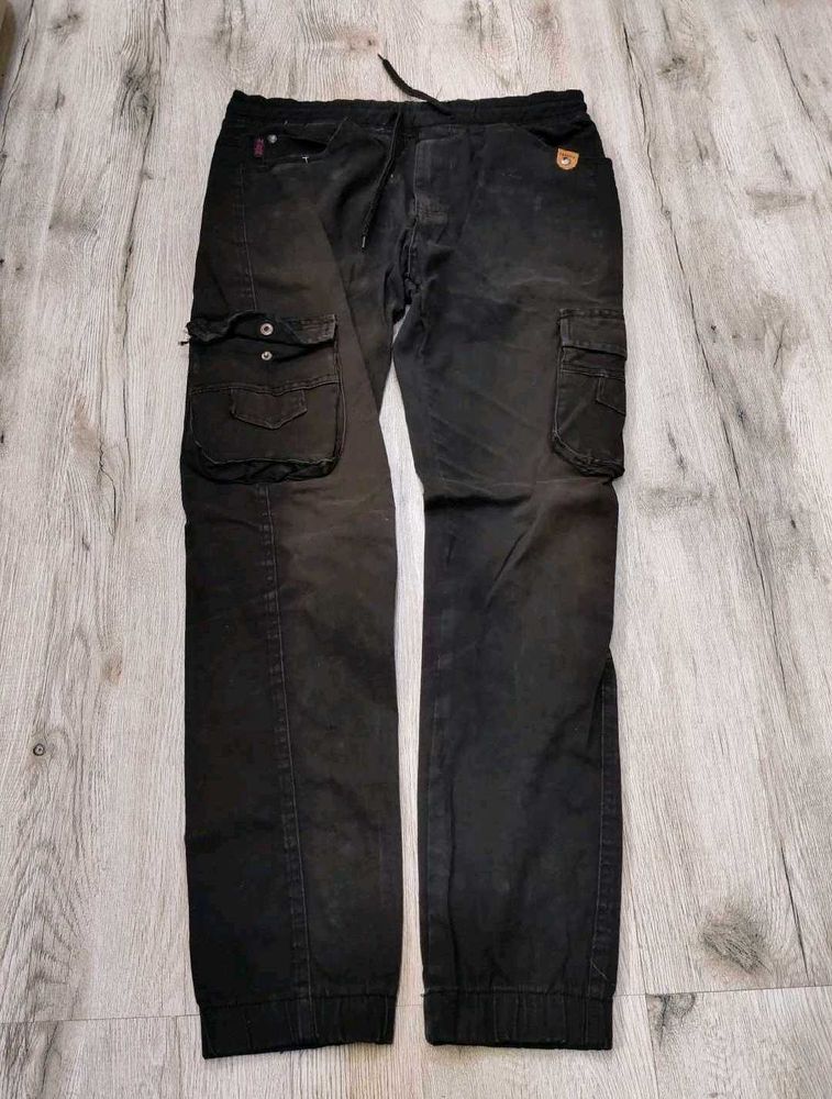Sc9722 DF cargo jeans waist 28 inches