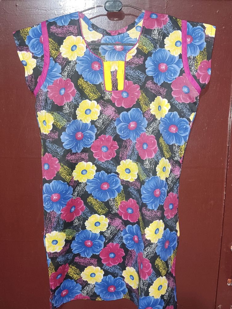 Vibrant Floral Print Tunic Top
