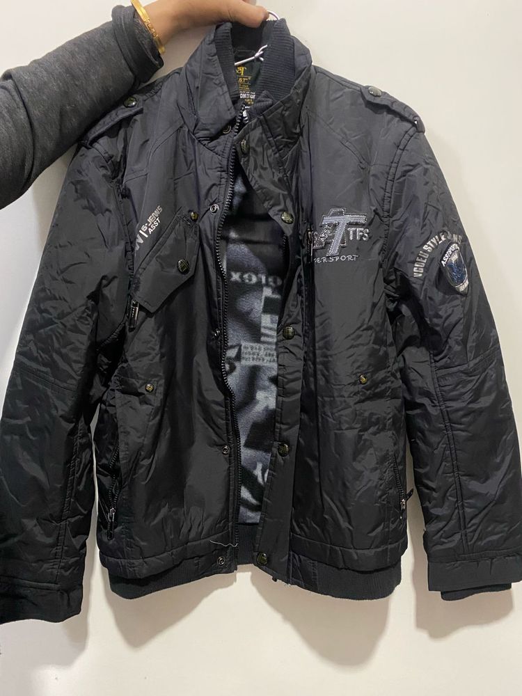 Woolen Jacket In Good Condition