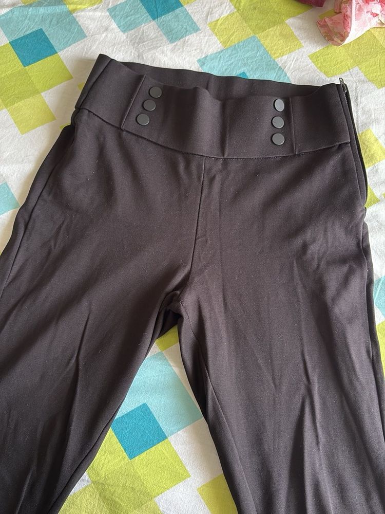 Chic High-Waisted Black Jegging Pant