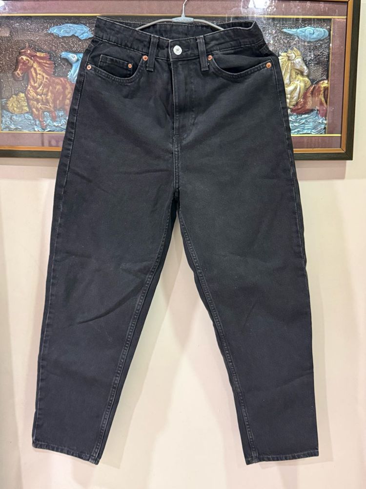 H&amp;M 28inch waist Loose mom Jeans