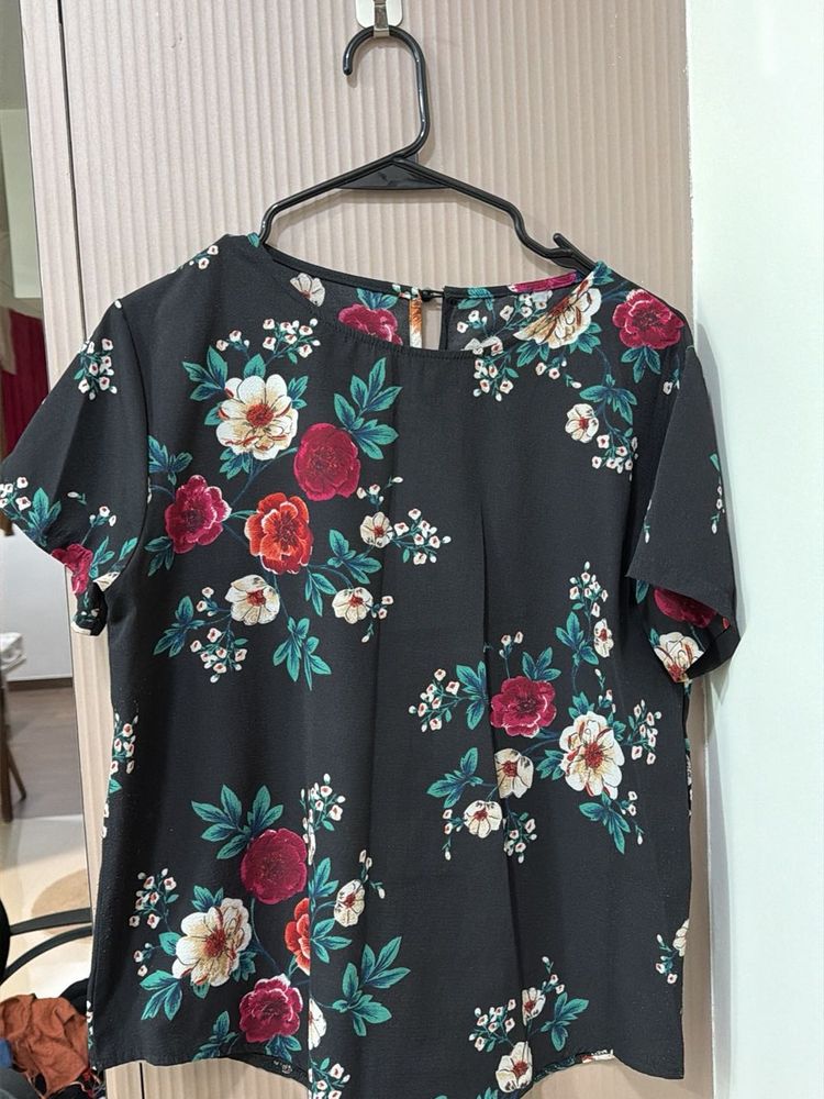 Chic Floral Print Top