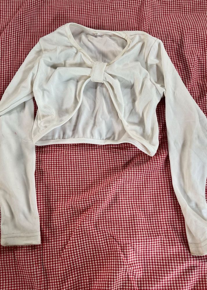 White outer with knot